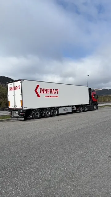 Lastebil fra siden